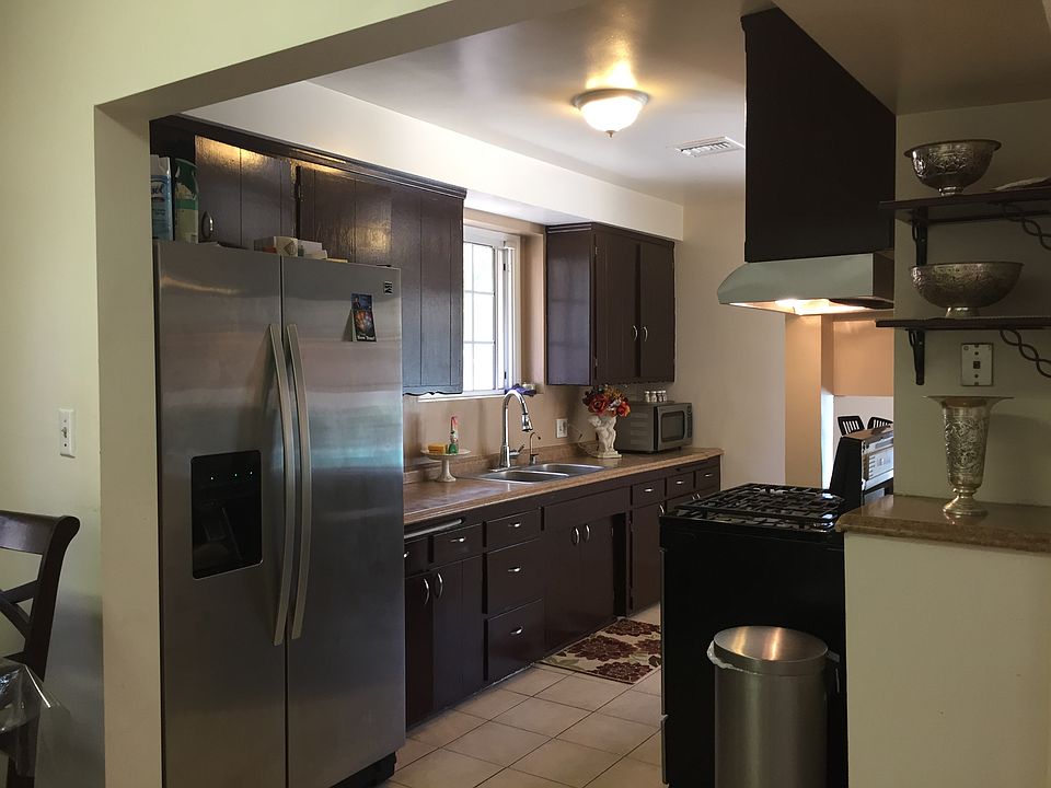 1st image of 20328 Wyandotte St