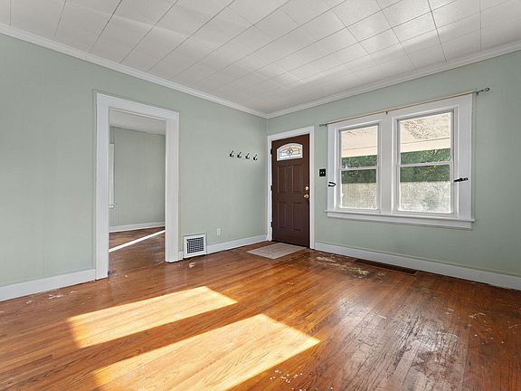 5th image of 7138 Jefferson Ave