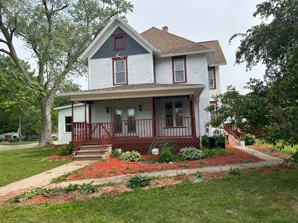 247 W Maple St, Franklin Grove, IL 61031