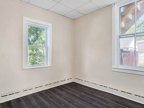 5th image of 113 Hudson Ave Unit 1