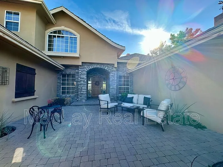 5711 W Linda Ln — Photo 5