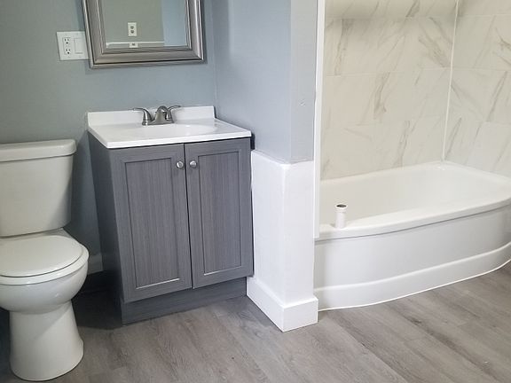 3rd image of 611 15th Ave #2