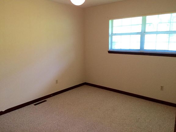 5th image of 3812 Memorial Blvd APT 3