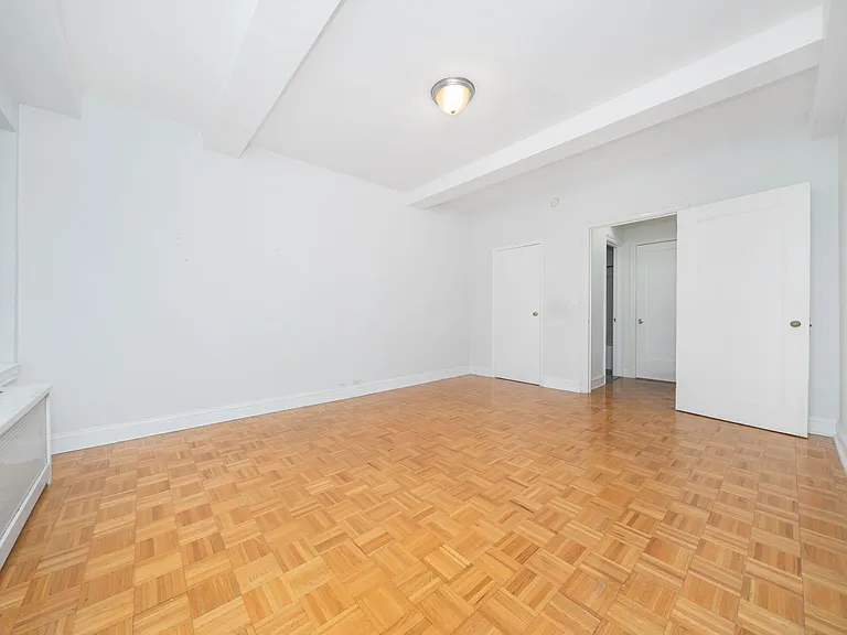 400 E 57th St #4K — Photo 7