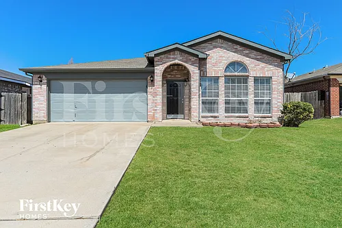 8136 Iris Cir Photo 1