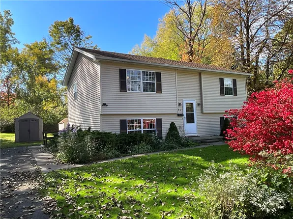51 Clark St, Brockport, NY 14420