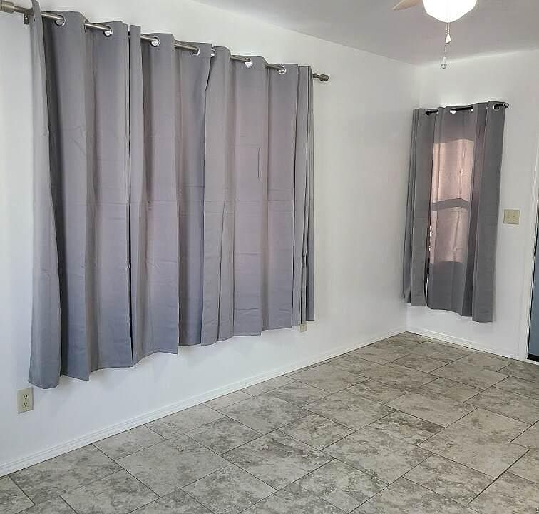 Living room facing front