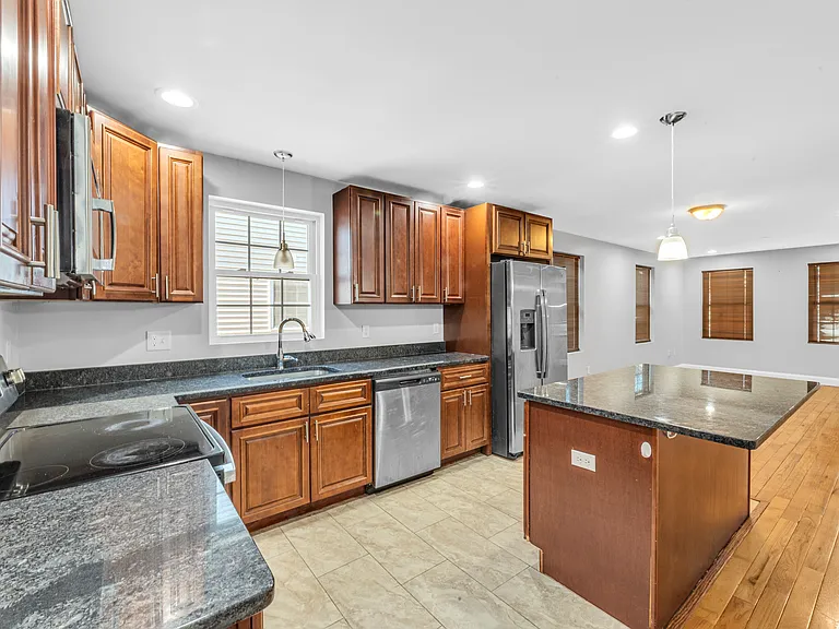 65 Marietta St #2 — Photo 4