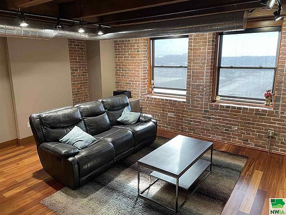 3rd image of 302 Jones St Suite 507