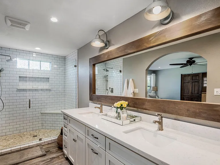 4909 E Sweetwater Ave — Photo 36