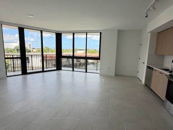 2900 NW 17th St #2T, Miami, FL 33125