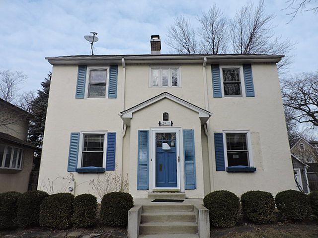 1st image of 629 Ivy Ct