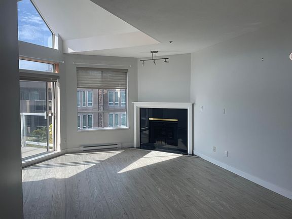 2nd image of 8651 Ackroyd Rd #315