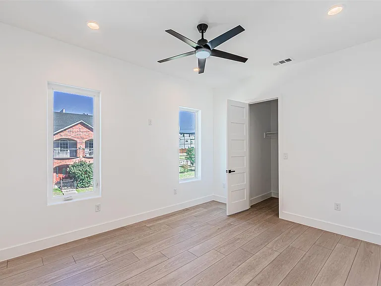 4319 Sylvester St — Photo 22