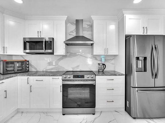2nd image of 4406 SW 37th Ave