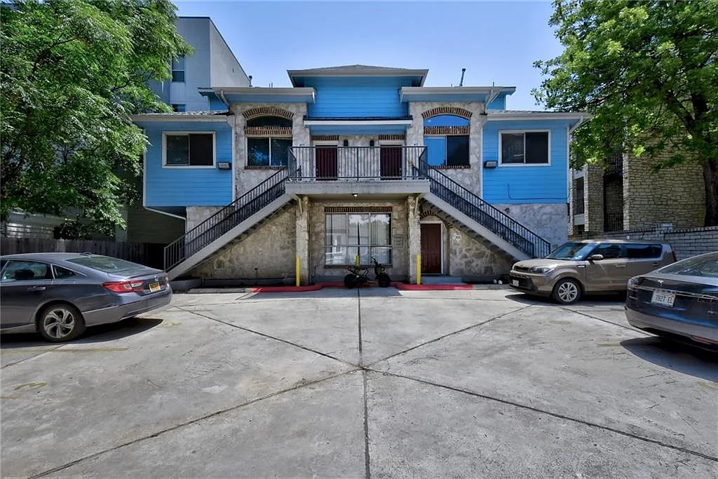 4 bed, 1460 sqft, $2,795 — Photo 1