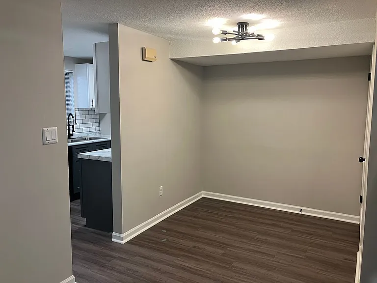 Coventry Court Townhomes — Photo 73