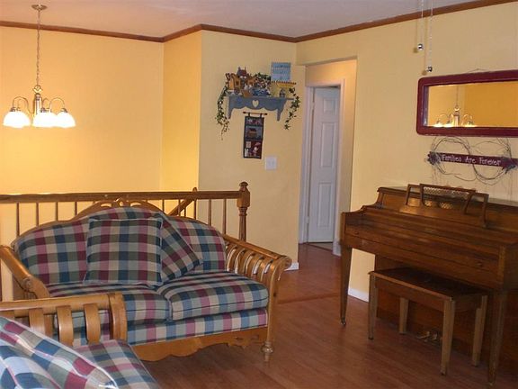 Large Upstairs Family Room