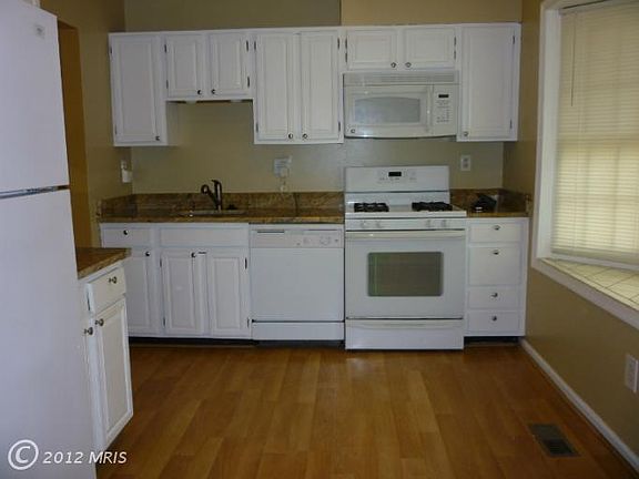 3rd image of 2771 Carter Farm Ct