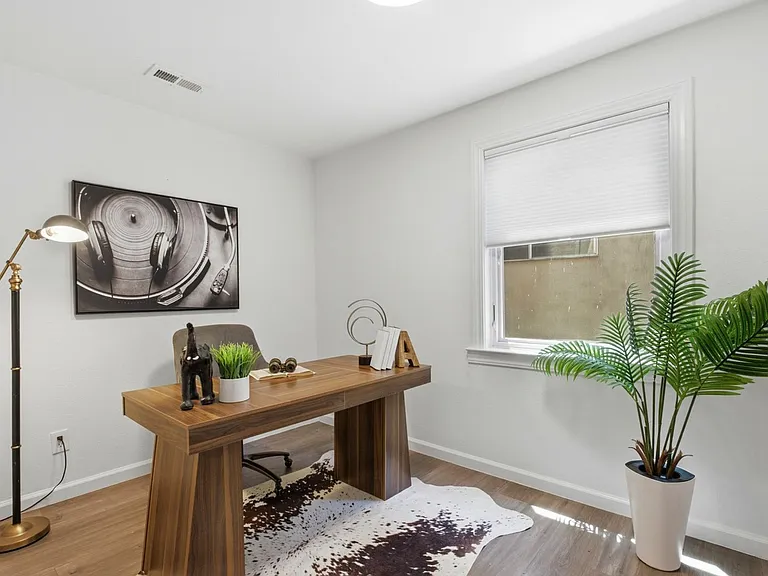 2323 Mastlands Dr — Photo 31