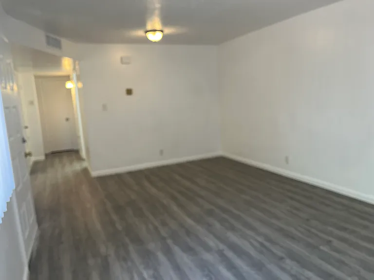 2 bed, 1.0 bath, 800 sqft, $1,135 — Photo 14