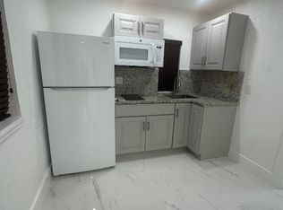3020 NW 26th St #2B, Fort Lauderdale, FL 33311