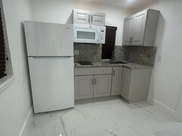 3020 NW 26th St, Fort Lauderdale, FL