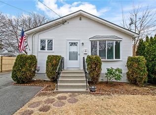 37 Dedham Ave, Providence, RI 02909