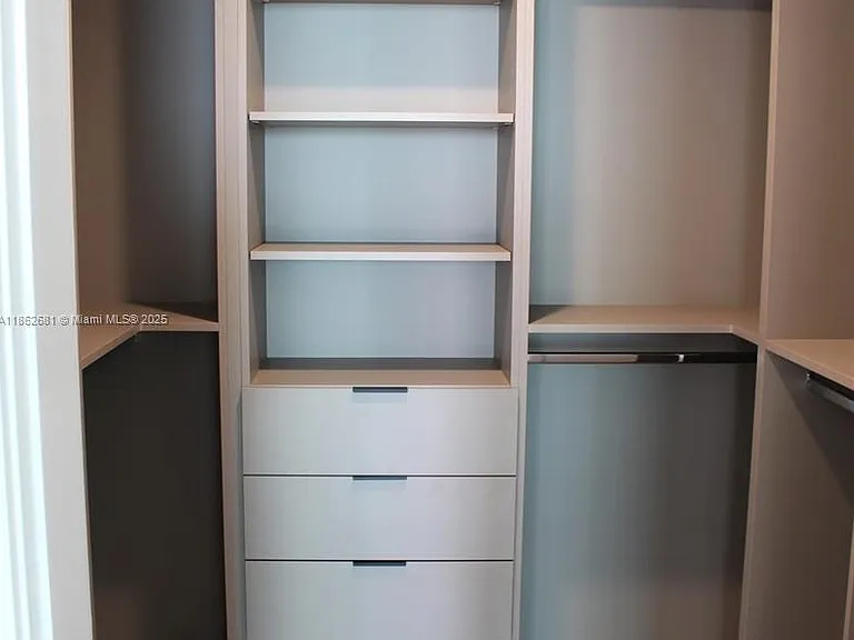 650 NE 32nd St #3703 — Photo 7