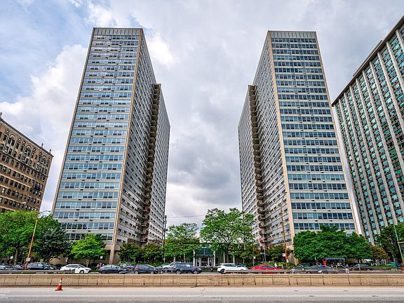 2nd image of 3550 N Lake Shore Dr #2125A