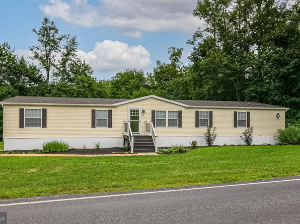 2 Irish Mountain Rd, Temple, PA 19560