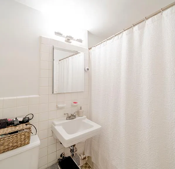 150 E 56th St #7E — Photo 5
