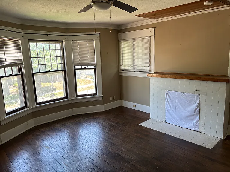 410 S Main St — Photo 6