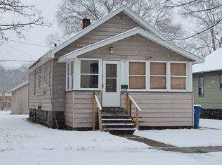 2240 8th St, Muskegon Heights, MI 49444