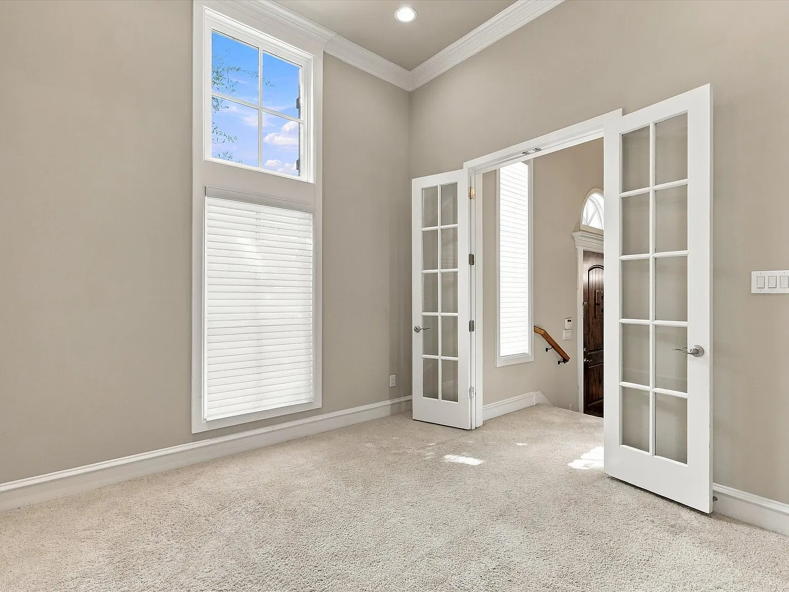 5 bed, 4.5 bath, 4335 sqft, $4,400 — Photo 4
