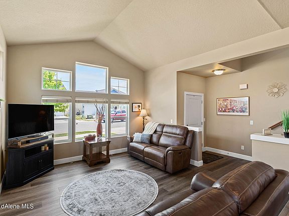 5th image of 2028 W Yaquina Dr