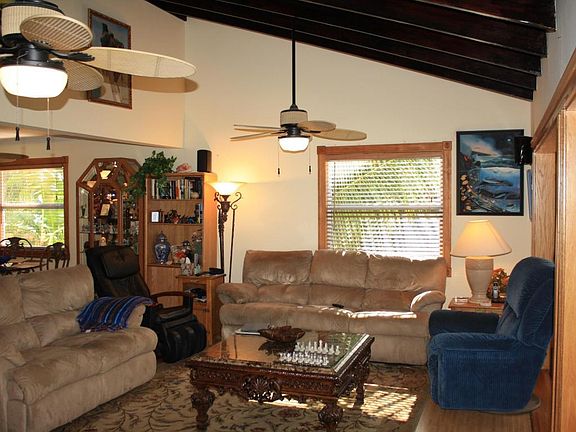 5th image of 776 Caribbean Dr E