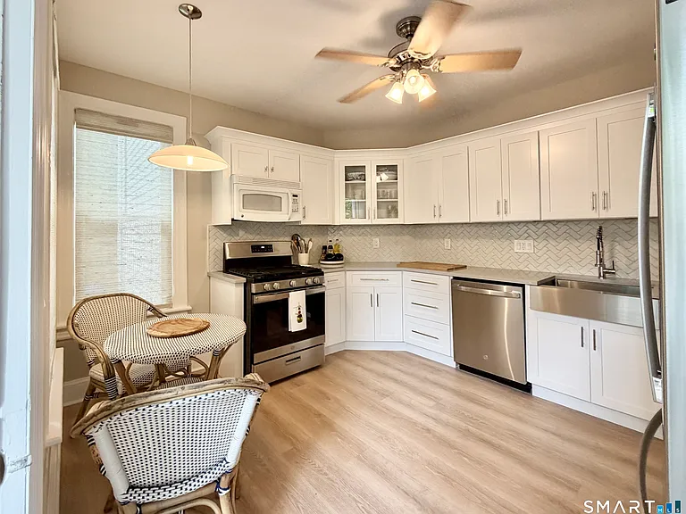 38 Gregory Blvd — Photo 7