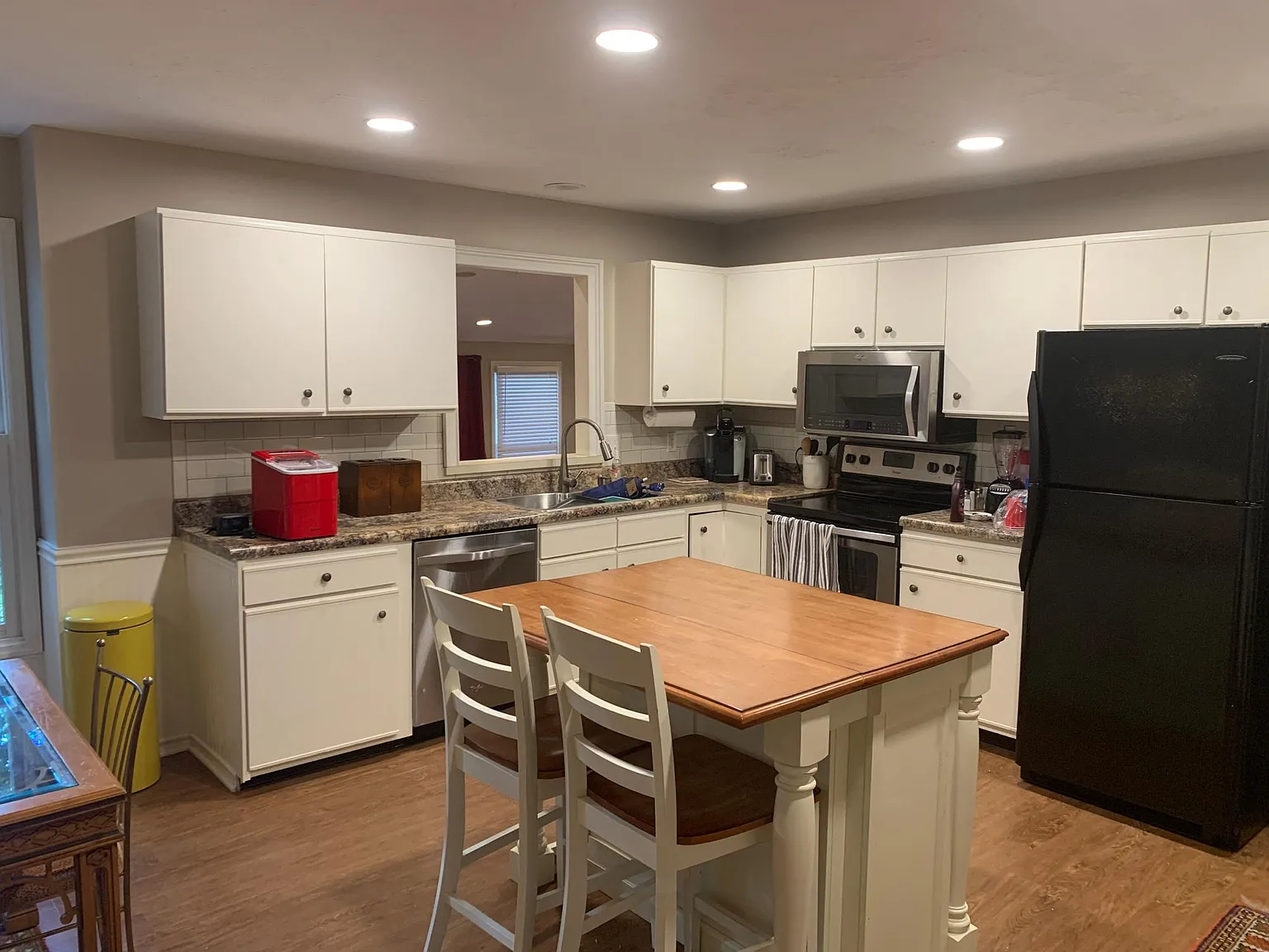 3 bed, 2.5 bath, 2579 sqft, $2,200 — Photo 3