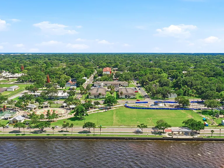 Locale Lake Monroe — Photo 15