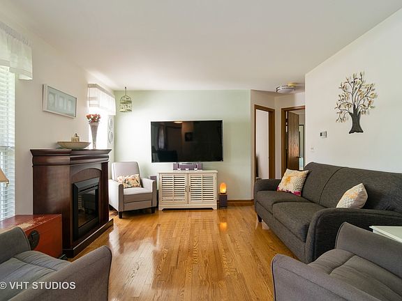 3rd image of 690 Shady Oaks Ct #0