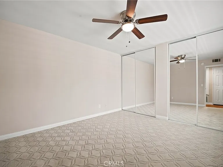 5540 Owensmouth Ave #306 — Photo 25