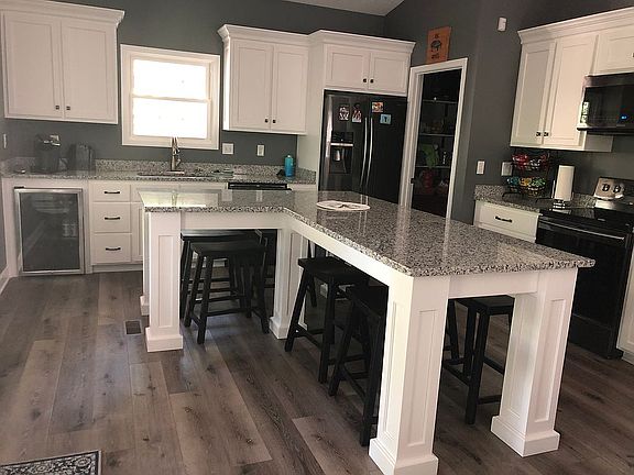 5th image of 57 Sumac Dr