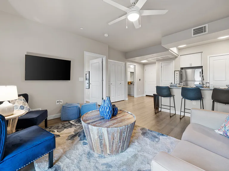 Granite Mountain Apartments — Photo 24