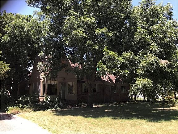 Beautifully wooded lot!