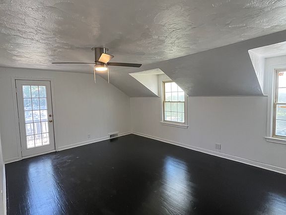 5th image of 1840 E 76th St
