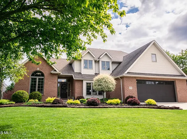 8433 Indian Lake Dr, Findlay, OH 45840