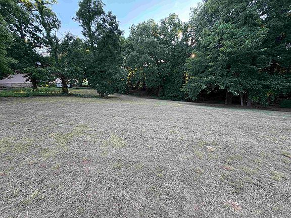 4th image of 807 Golf Trail Rdg
