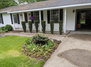 16415 Collins Ln, Spring Lake, MI 49456