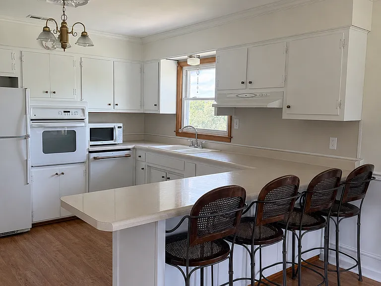 116 Eagle Hill Rd — Photo 3